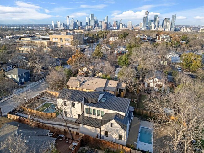 Photo - 2107 Brackenridge St
