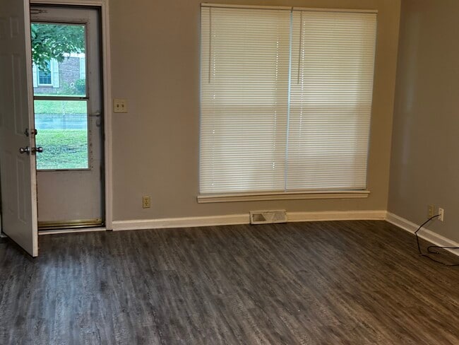 Building Photo - 3755 Chamberlain Ct Unit 3755 chamberlain ct Rental