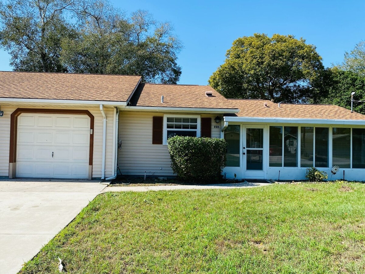 Photo - 735 Sixth St