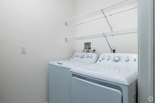 2BR, 1.5BA - 1,129SF - Laundry