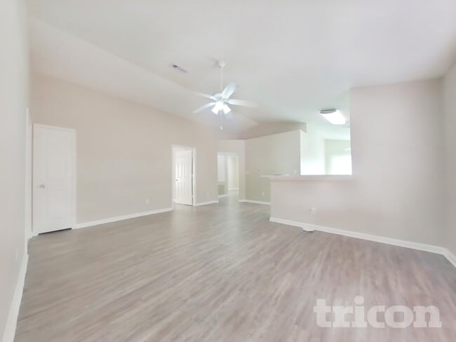 Photo - 3131 Kelling St