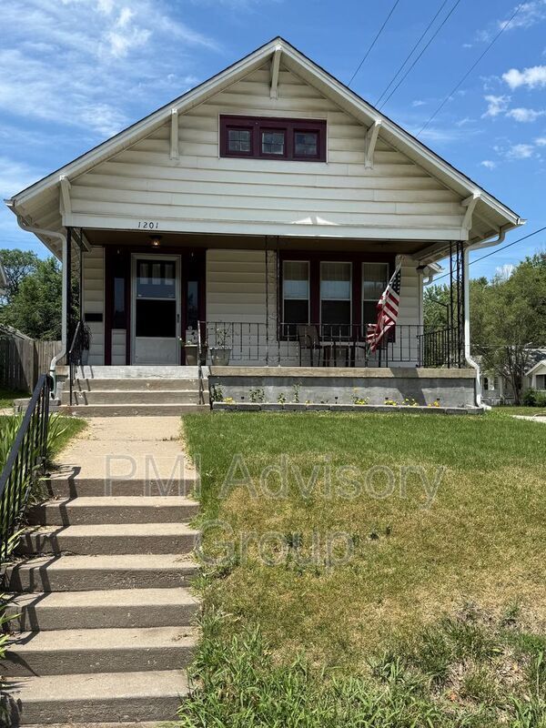Photo - 1201 SW Jewell Ave House