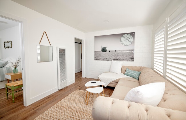 Photo - 728 Euclid St