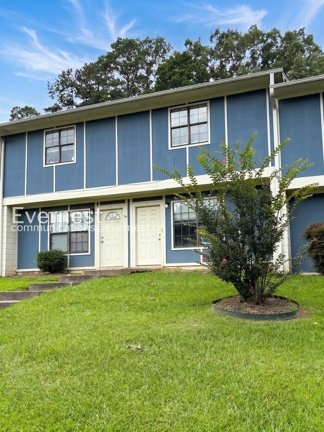 Photo - 1800 Labette Manor Dr