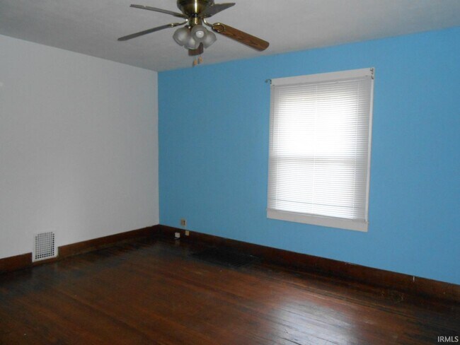 Photo - 215 E 12th St