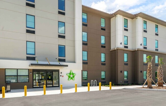 Furnished Studio-Fort Myers - Airport