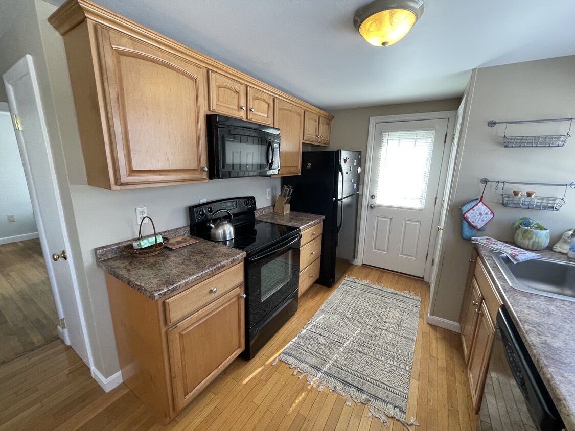 Photo - 21 Thornton Ave (Lowell, MA)