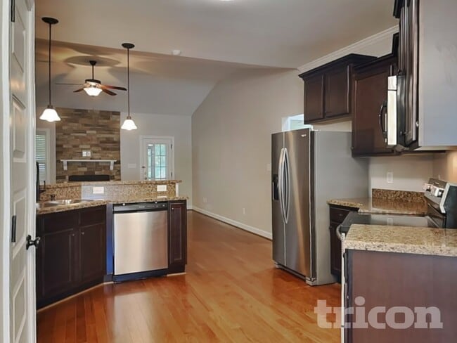 Photo - 102 Pinewinds Ct