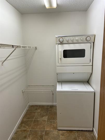 Groves Apartments