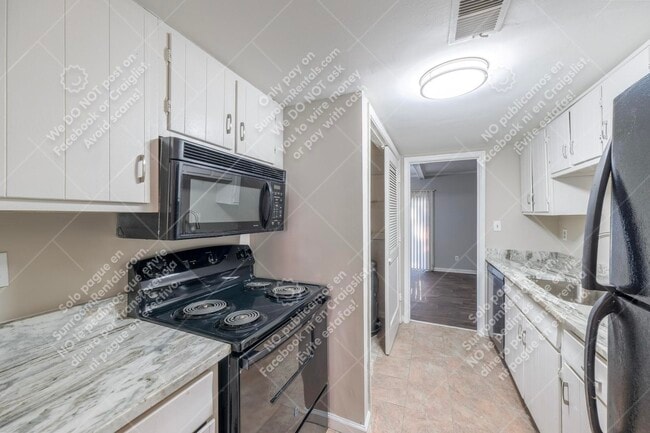 Building Photo - 6424 Woodstone Way Rental