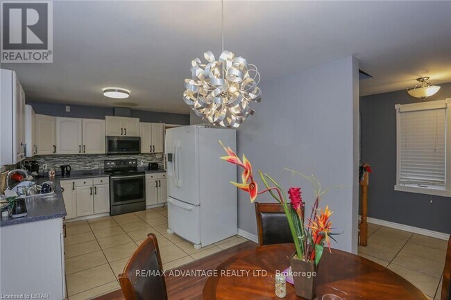 Photo - 17 Sterling St