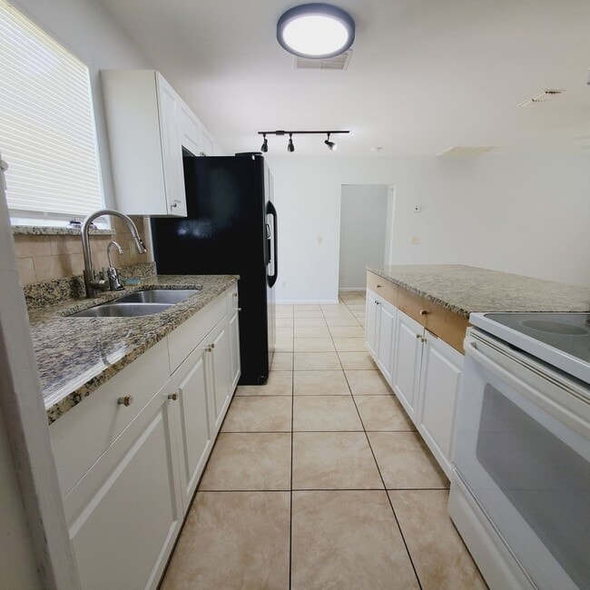 Photo - 2433/2435 Lola Avenue S Unit 2433