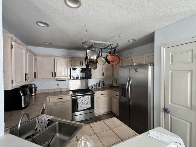 Photo - 11065 Oakcrest Dr