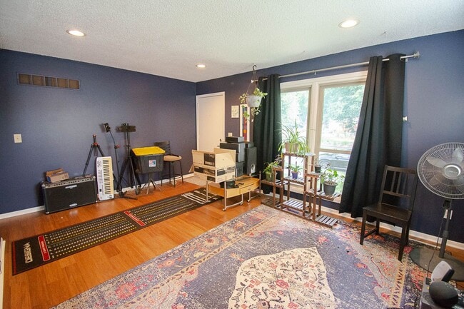 Photo - 1308 40th St NW