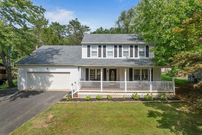 Building Photo - 3Bed/2Bath Lake Monticello Rental