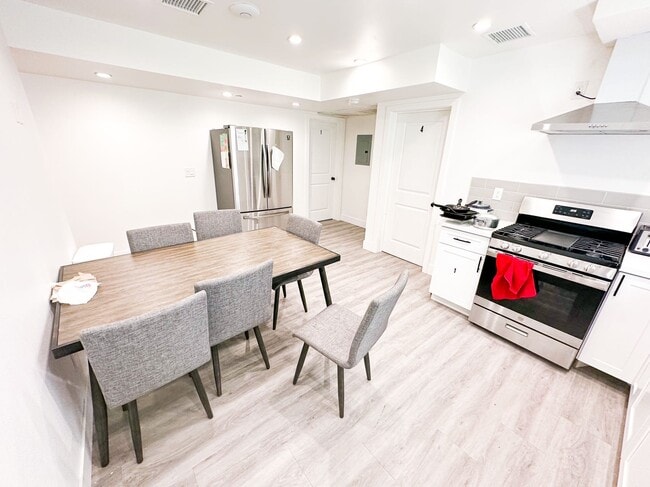 Photo - 3711 Halldale Ave