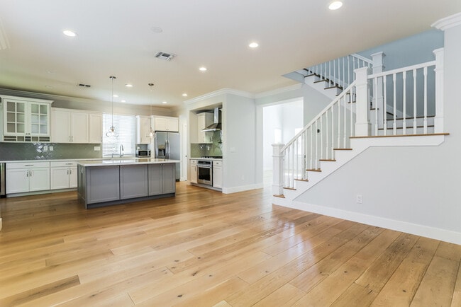 Photo - 7808 Abbington Way