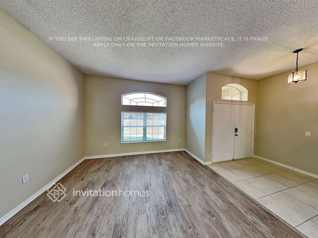 Photo - 1395 Valhalla St