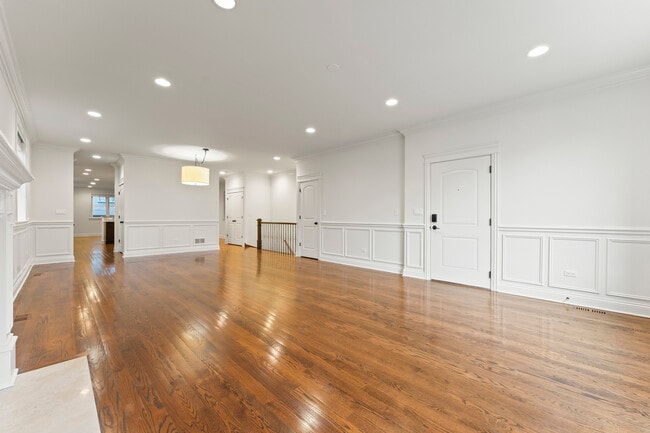 Photo - 3716 N Kenmore Ave Unit 1