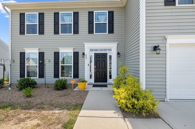 Photo - 230 Rosewood Ln