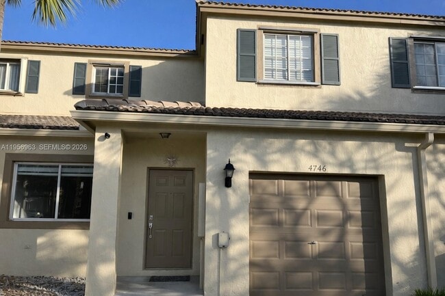 Photo - 4746 Lago Vista Dr