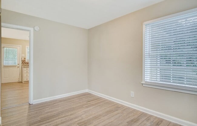 Photo - 2413 Ben Hill Rd
