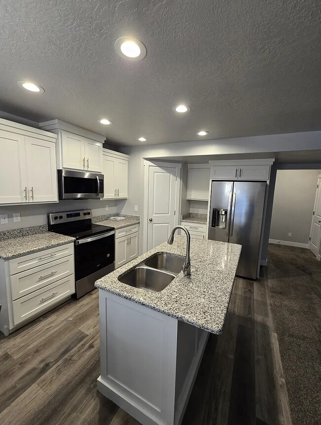 Photo - 2048 N 350 E