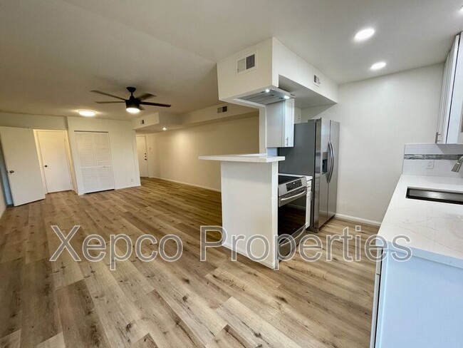 Photo - 5300 E Waverly Dr Unidad #K11 Rental