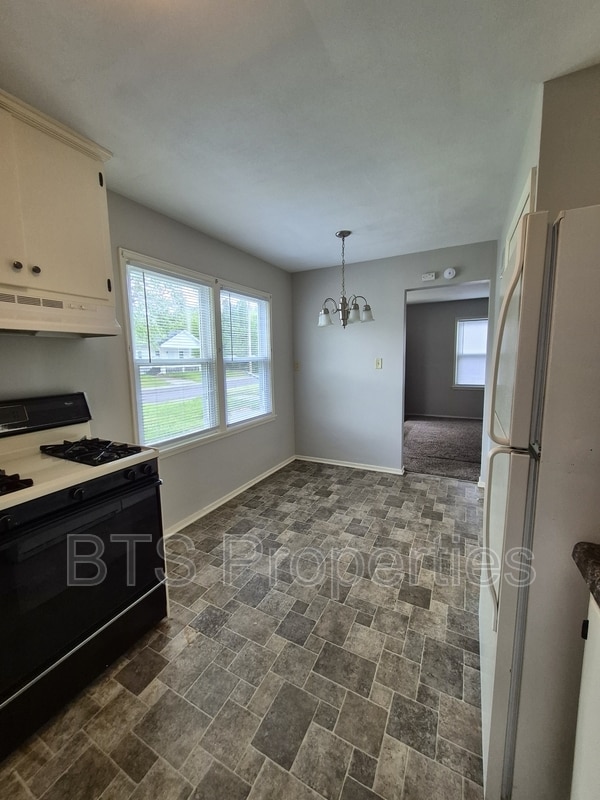 Photo - 717 E Gift Ave