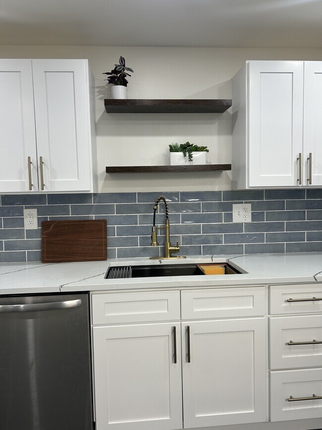 Photo - 2016 N Woodstock St