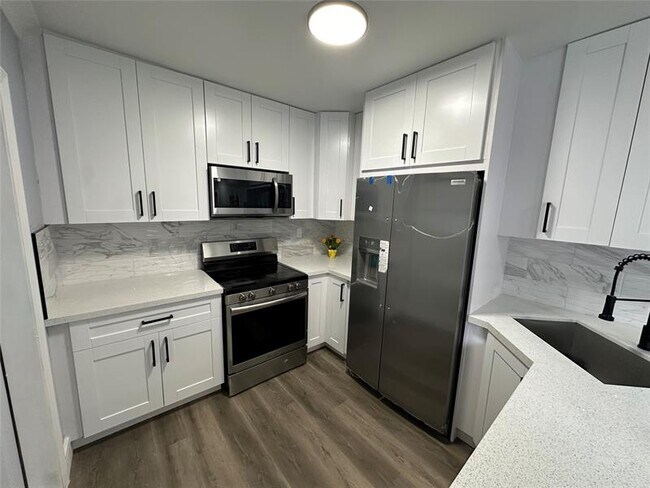 Photo - 814 SW 12th Pl