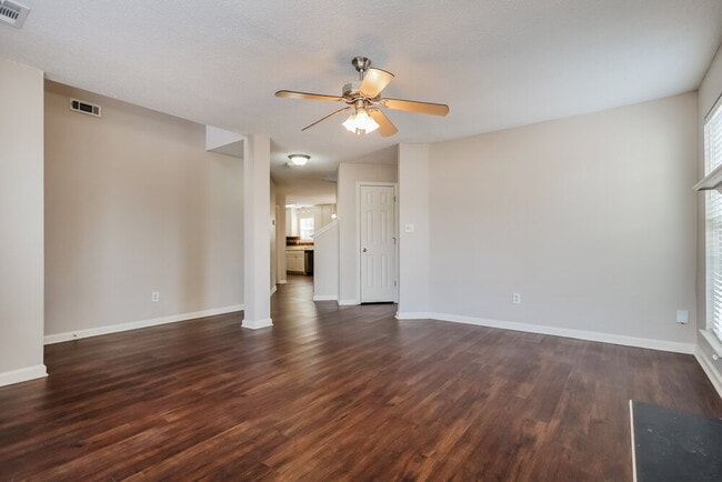 Photo - 504 Wyntuck Dr