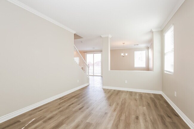 Photo - 2316 Cockatiel Dr