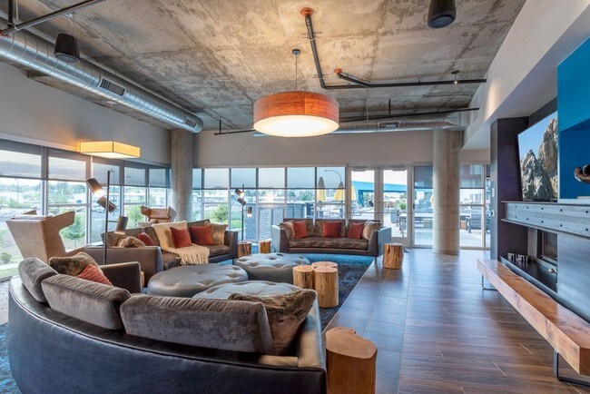 Oak Street Station apartments — community photo
