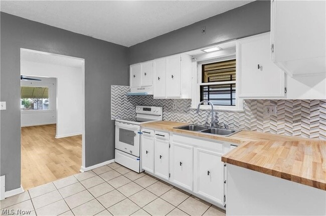 Photo - 52 Rhoda Ave