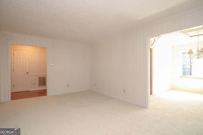 Photo - 125 Surrey Pl