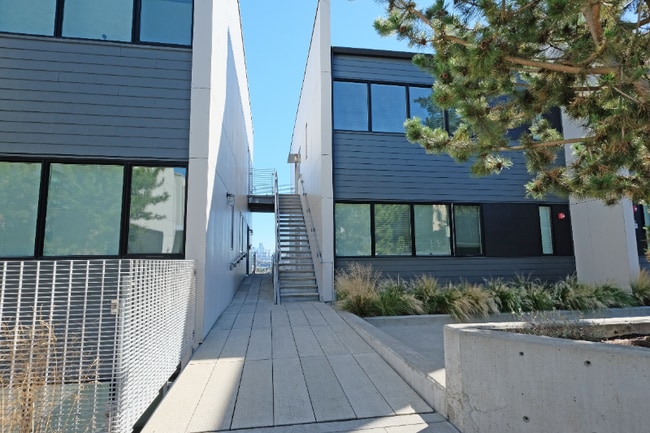 Photo - 2311 W Newton St