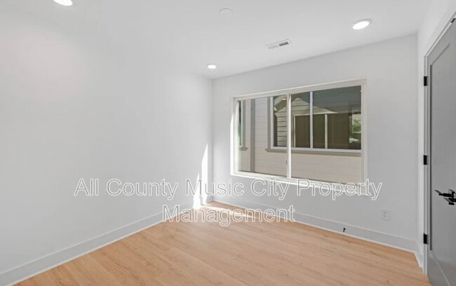 Photo - 204B Alta Loma Rd