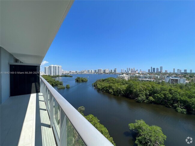 Building Photo - 16385 Biscayne Blvd Unit 1119 Rental