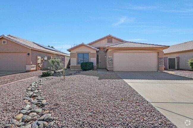 Building Photo - Stunning 3-bedroom, 2-bath home