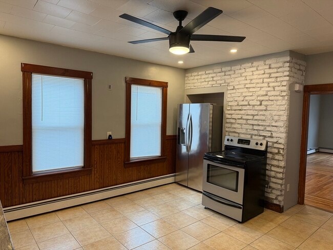 Photo - 8 Beckman St Unit 2