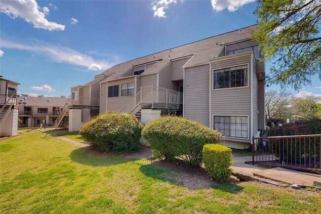 Photo - 426 Yacht Club Dr