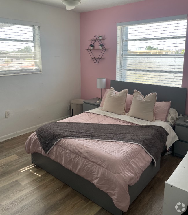 Building Photo - 5100 W Flagler St Unit 307 Rental