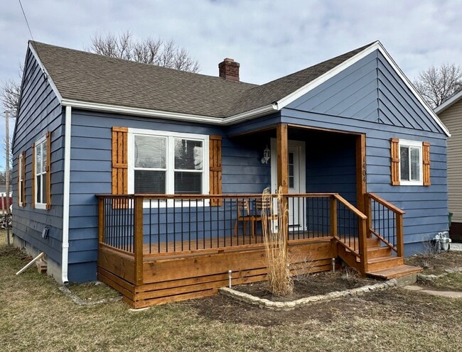 Building Photo - Immediate Move-In! Renovated 2BR House Near Ball State w/ Fireplace & Outdoor Space