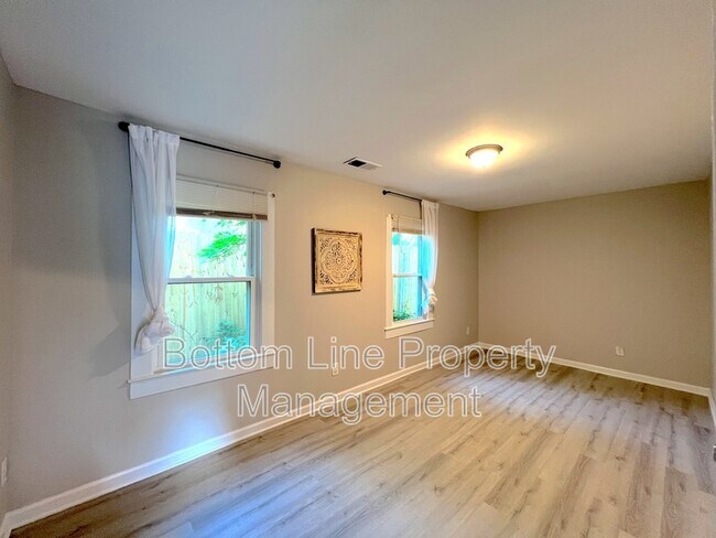 Photo - 613 1/2 Charlotte Ave Unit D