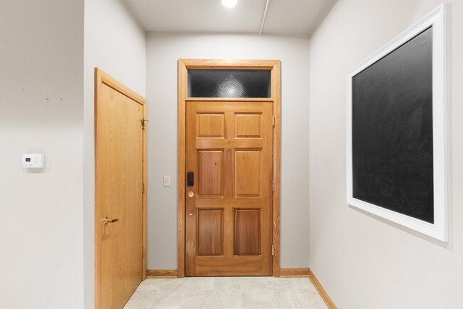 Building Photo - 55 W Livingston Ave Unit 2B