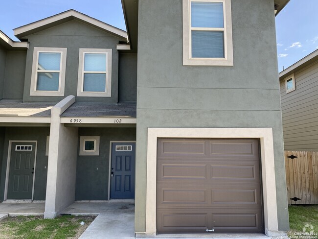 Building Photo - 6958 Lakeview Dr. Rental