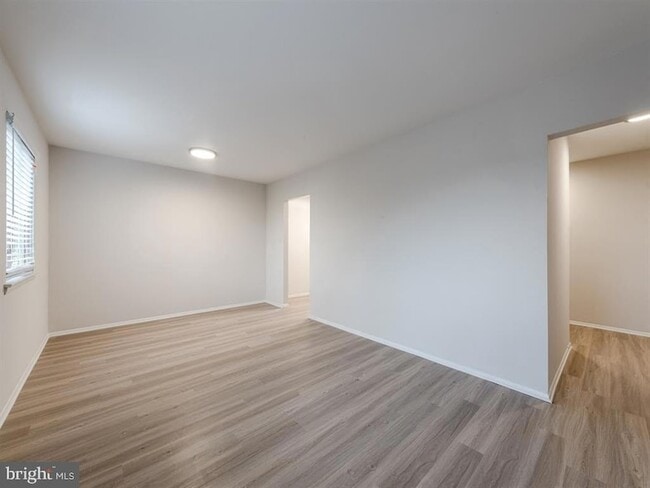 Photo - 1009 Warwick Dr Unit 2D