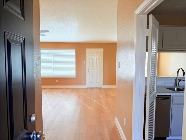 Photo - 17219 Foxfield Dr