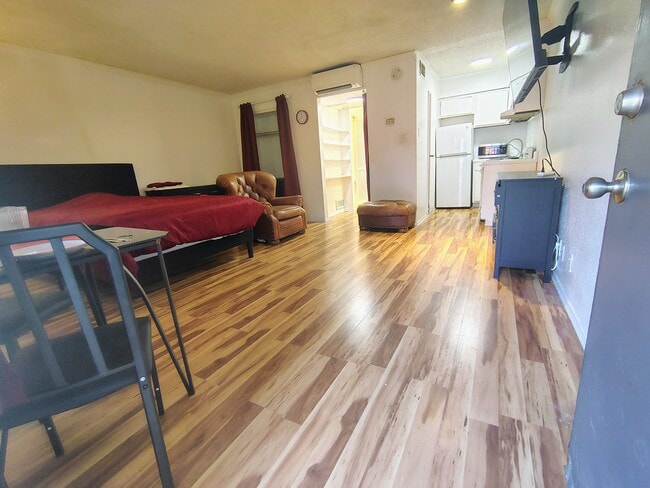 Building Photo - 100 Lorenz Rd Unit 507